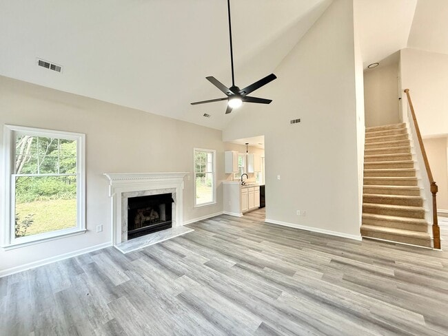 Building Photo - **OFFERING REFUNDABLE APPLICATION FEES** Newly Remodeled 3BD, 2.5BA Knightdale Home with a Fenced...