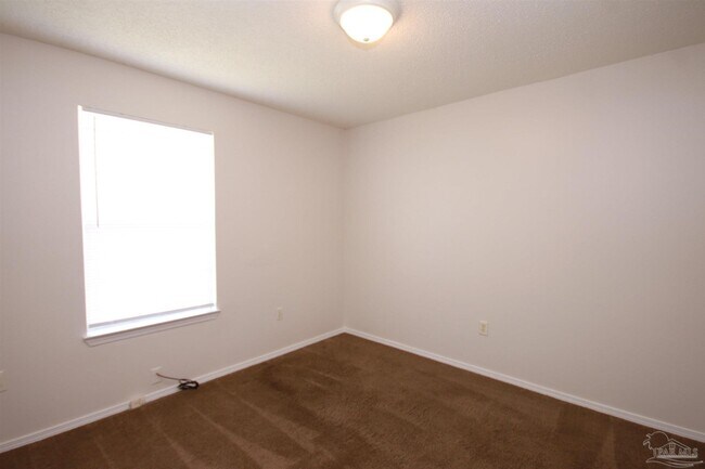 Building Photo - 624 N G St