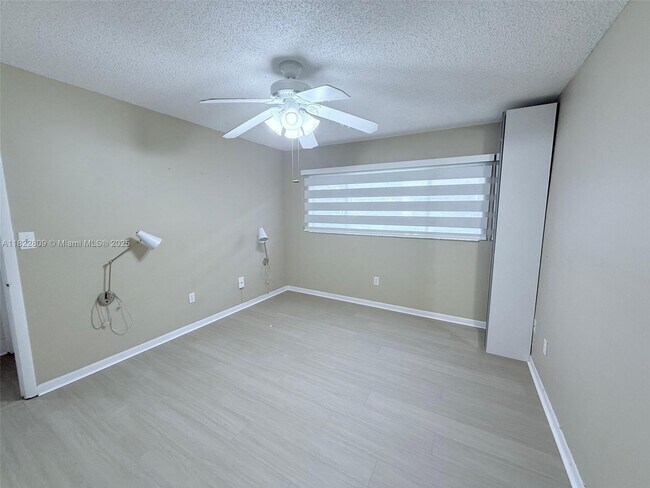 Building Photo - 9352 S Belfort Cir