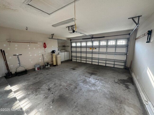 Building Photo - 7701 Leesburg Dr S