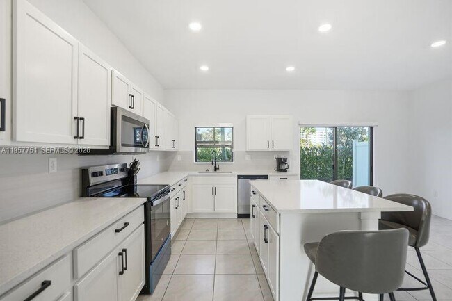 Building Photo - 816 NW 3rd Terrace