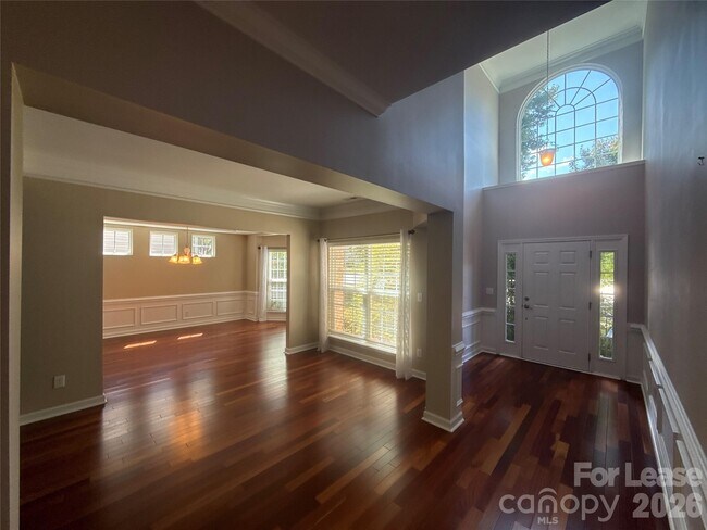 Building Photo - 2413 Merryvale Way