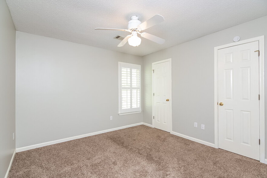 Building Photo - 8885 Gooseberry Cove