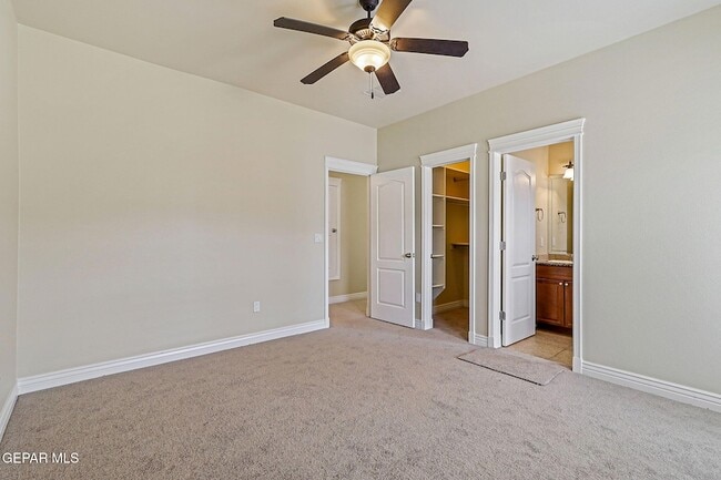 Building Photo - 6285 Wildwood Ct