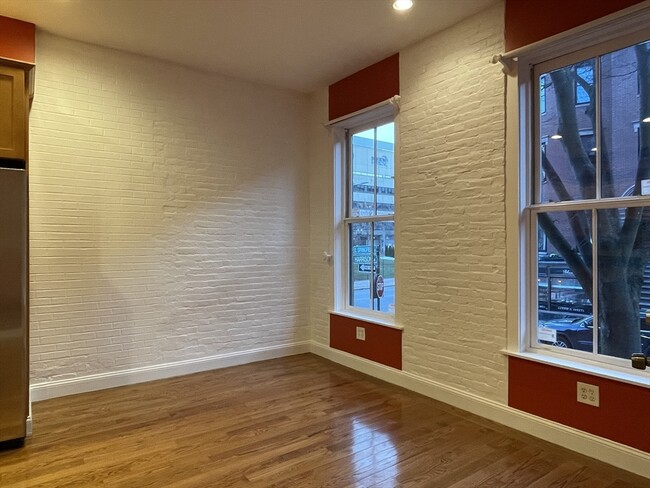 Building Photo - 58 E Springfield St