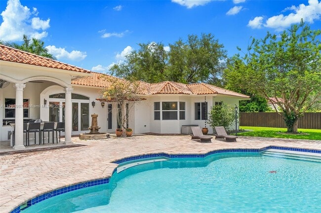 Building Photo - 9400 SW 93rd Ct