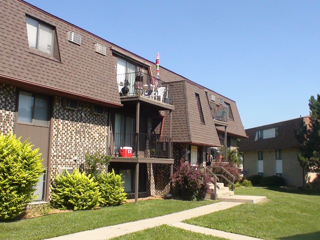 Primary Photo - Pioneer Road Apartments