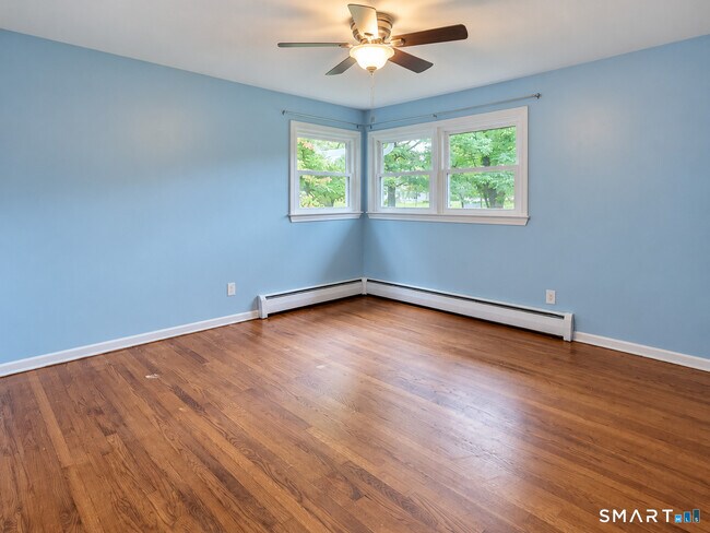 Building Photo - 54 Halsey Dr