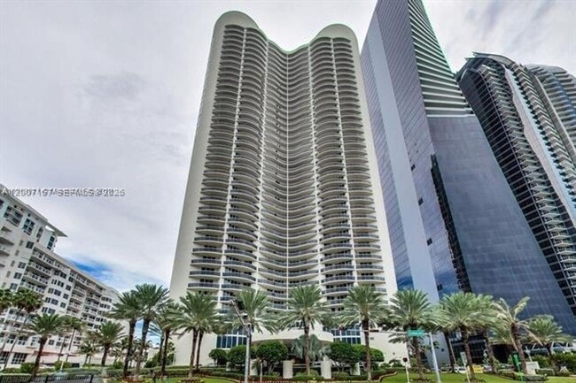Building Photo - 17201 Collins Ave