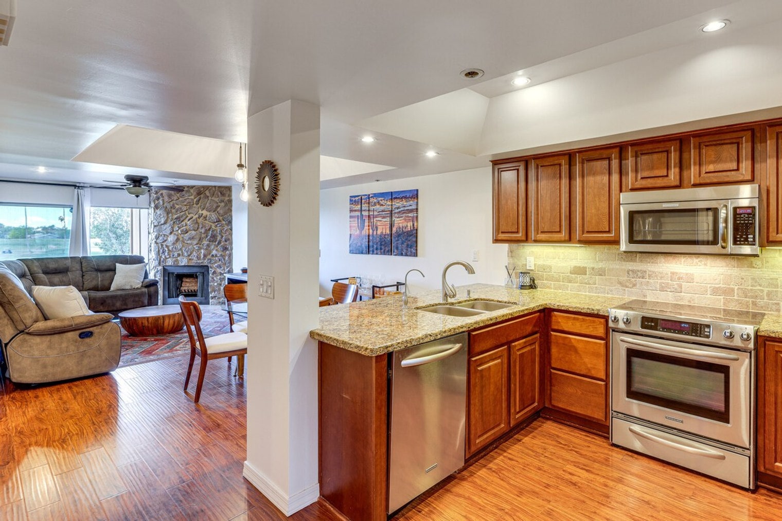 Building Photo - 7910 E Thomas Rd