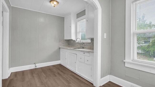 Building Photo - 203 3rd Ave NW