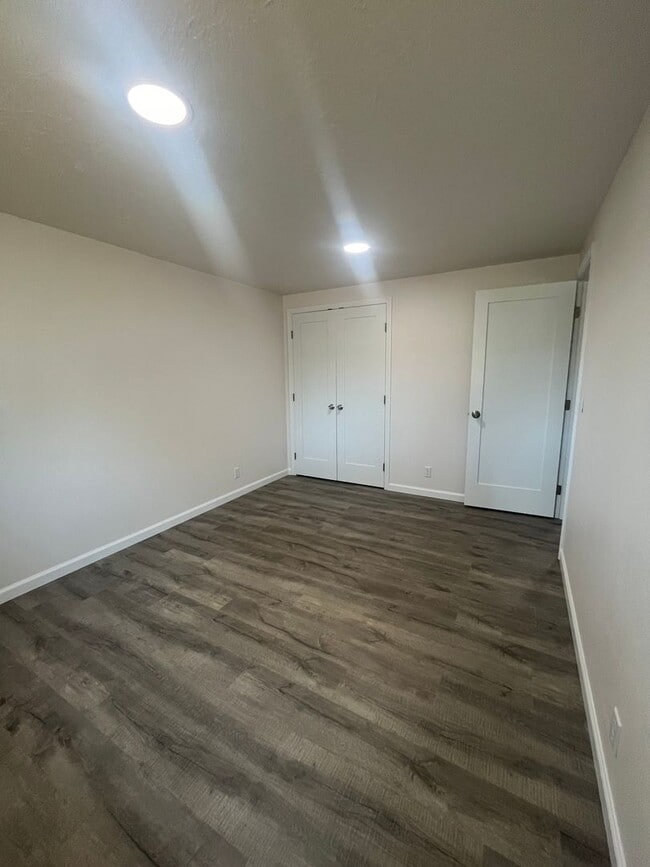 Building Photo - Completely remolded 3-Bedroom 2-Bathroom h...