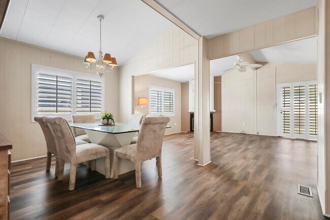 Building Photo - 74647 Azurite Cir E