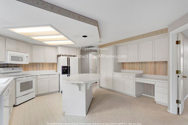 Building Photo - King City Charmer 55+ Community: Your Perf...