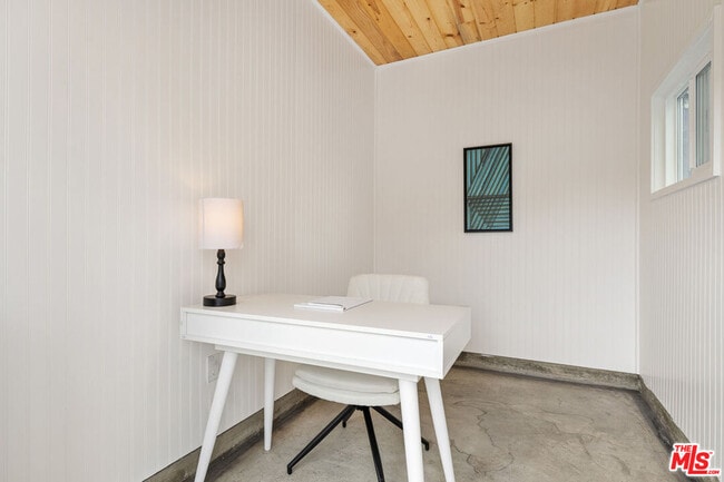 Building Photo - 741 N Dillon St