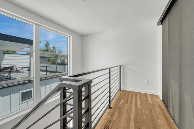 Building Photo - 1231 Newton St