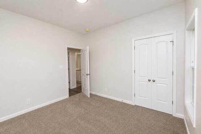 Building Photo - 2612 Holloway St