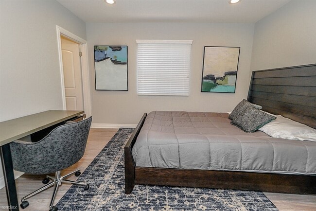 Building Photo - 4 br, 4 bath Duplex - 4508 Esmeralda Stree...