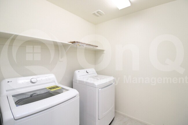 Building Photo - 1819 W Bonanza Dr