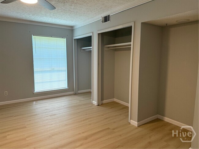 Building Photo - 10520 Sugarbush Rd