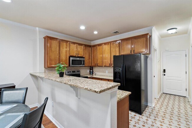 Building Photo - 2101 Town Centre Dr