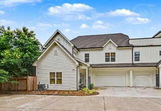 Building Photo - Luxurious & Upscale 3Br/2.5Bth, Perfect for Corporate Relocation, Professional Athlete, Successfu...