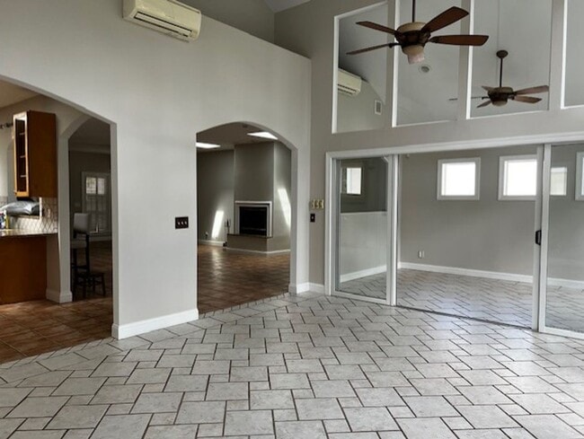 Building Photo - Bermuda Pointe