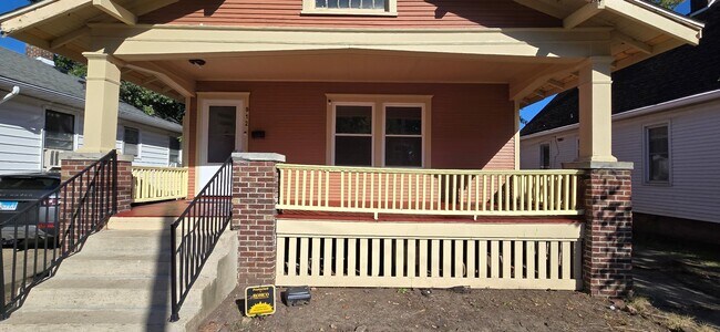 Building Photo - 912 S 3rd St