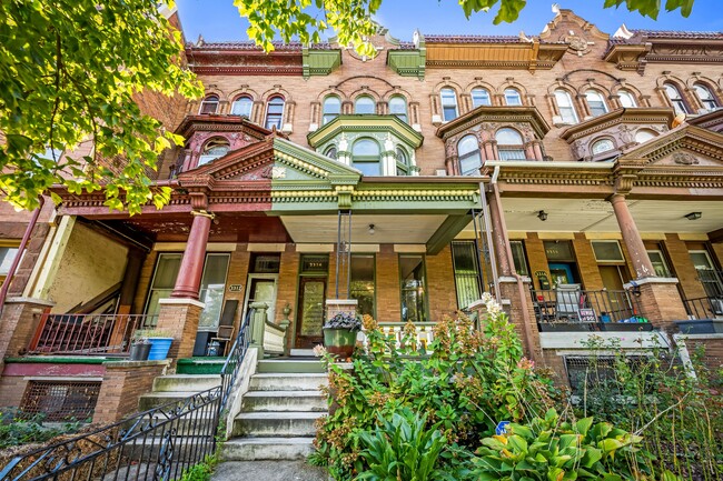 Building Photo - 3314 Auchentoroly Terrace