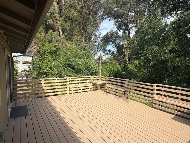 Building Photo - Fully Renovated 1-Bedroom Duplex with Large Outdoor Patio in Martinez
