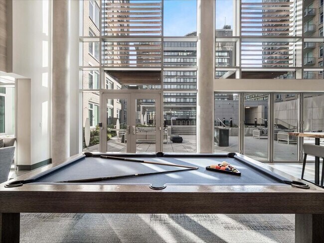 Building Photo - 400 Army Navy Dr