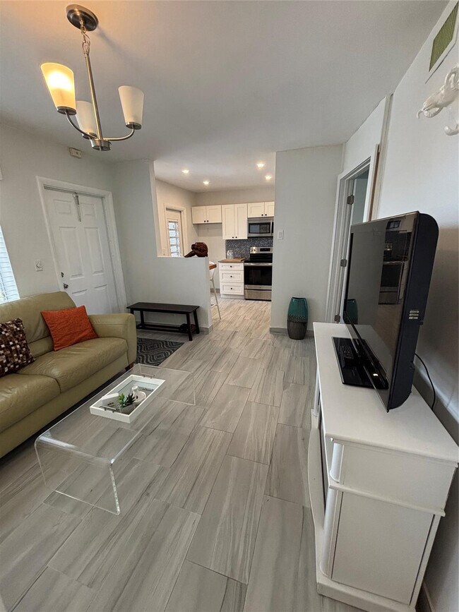 Building Photo - 4310 NW 12th Ct