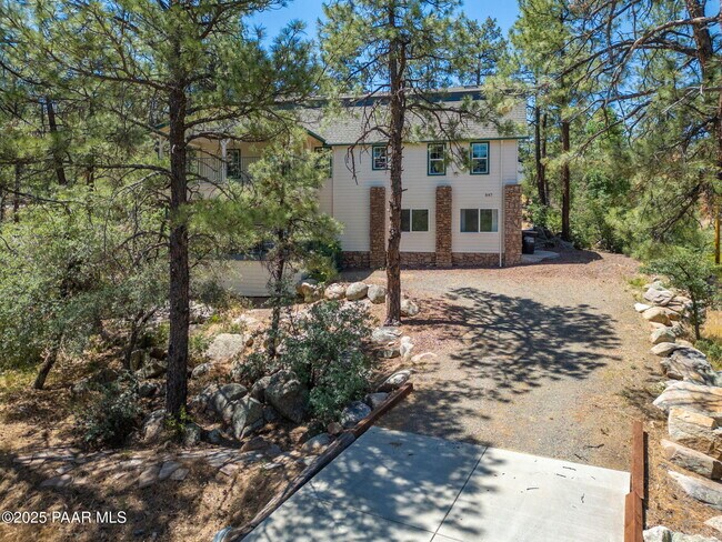 Building Photo - 847 Clubhouse Dr