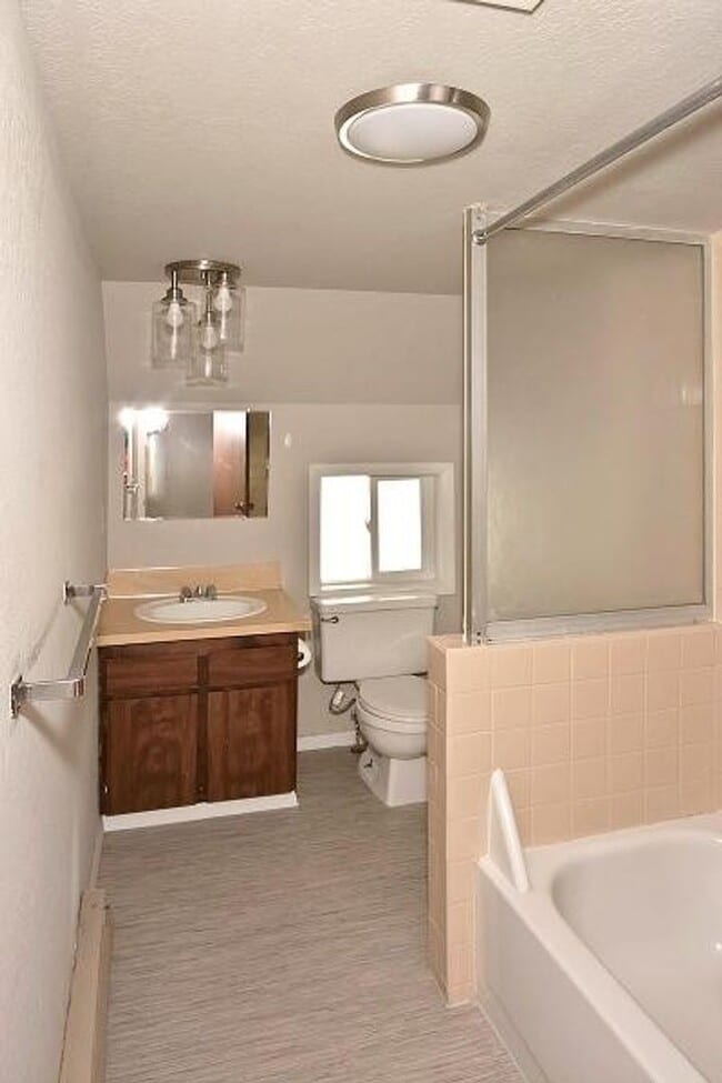 Building Photo - 1 Bedroom 1 Bathroom North End Apartment