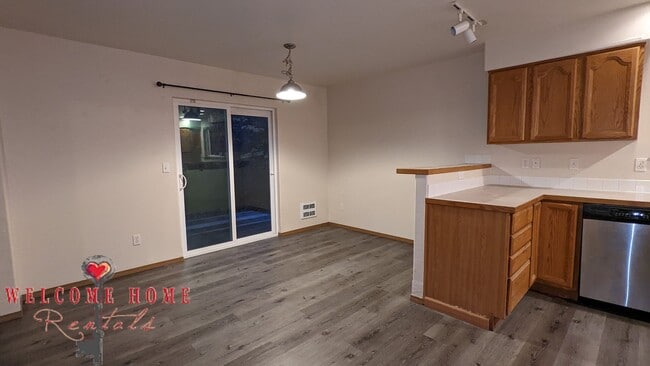 Building Photo - The amenities of an apartment community in a gorgeous home!