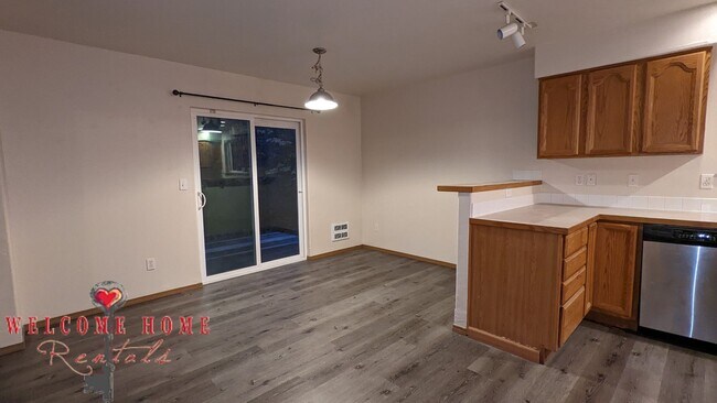 Building Photo - The amenities of an apartment community in...