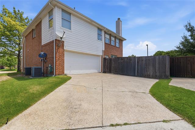 Building Photo - 5001 Spicewood Dr