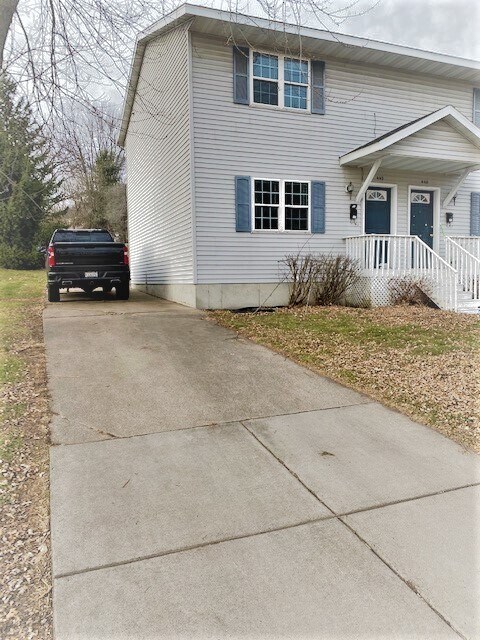 Building Photo - 442 Ferry St