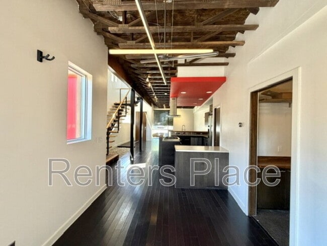 Building Photo - 1411 S Rockford Ave