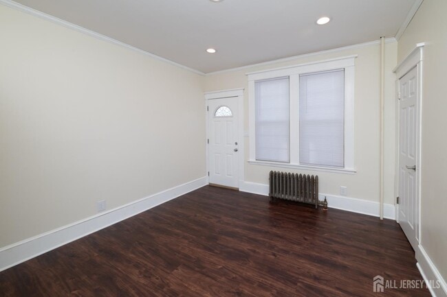 Building Photo - 684 Amboy Ave