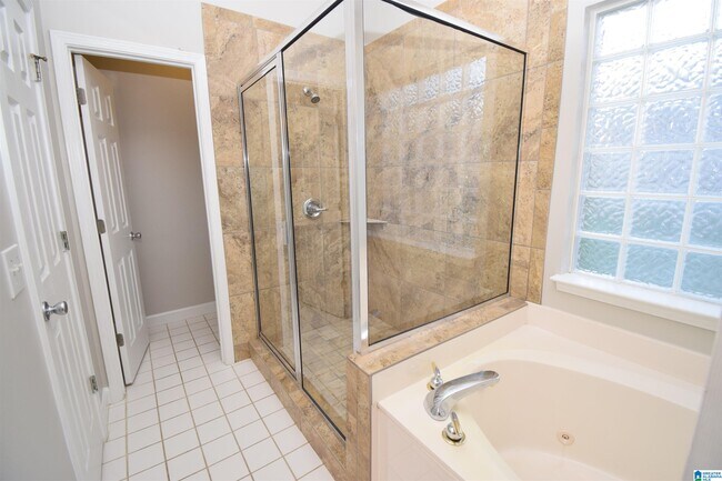 Building Photo - 5725 Riverbirch Dr