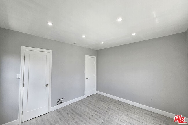 Building Photo - 1152 S Hayworth Ave