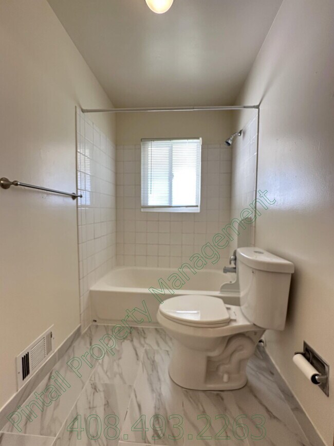 Building Photo - 965 Amstutz Dr
