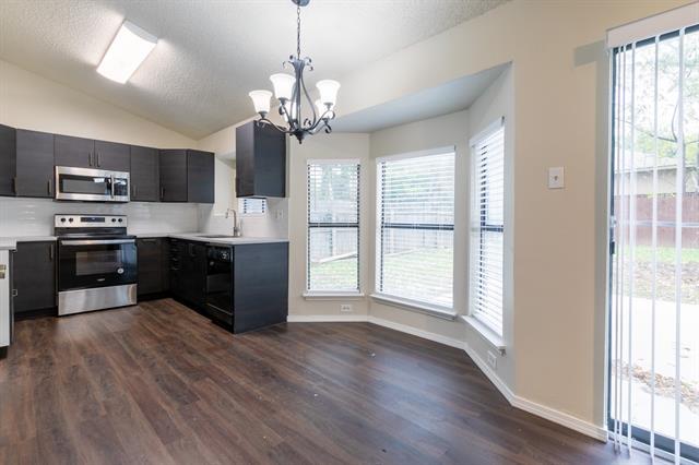 Building Photo - 2239 Turf Club Dr