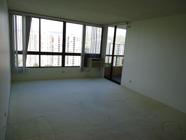 Building Photo - Hi Floor 2 Bedroom, 1 Bath, with 2 Parking...