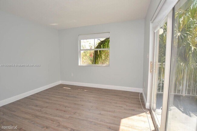 Building Photo - 3 br, 2.5 bath House - 3290 N 37th Ter