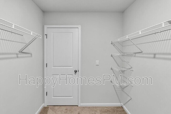 Building Photo - 303 Black Birch Dr