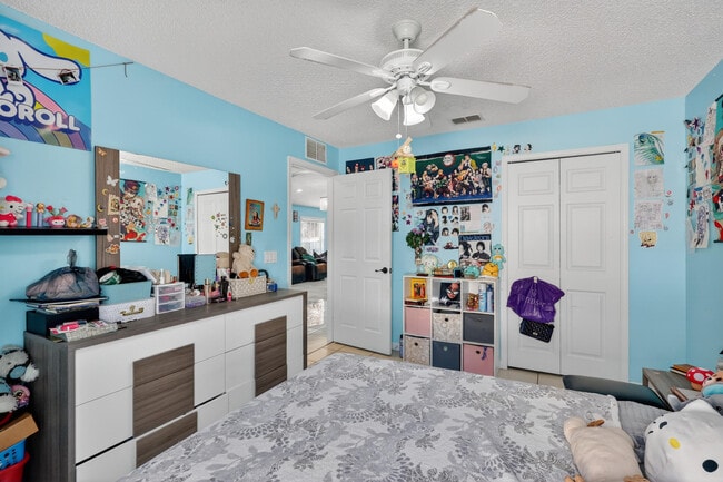 Building Photo - 1121 SW Ivanhoe St