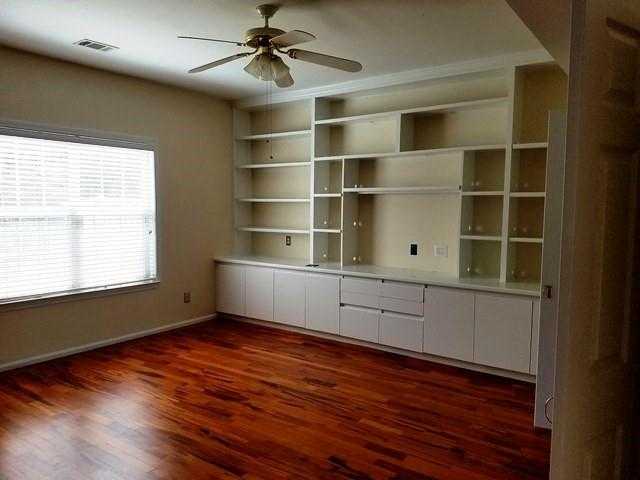 Building Photo - 6000 Carlow Ct SE