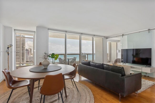 Building Photo - 1717 N Bayshore Dr